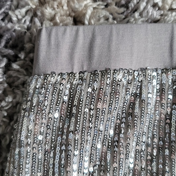 Evy's Tree Silver Sequin Skirt with Bow - Picture 3 of 7